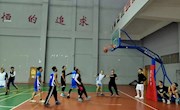 这是一场来自老师与学生之间的篮球友谊赛